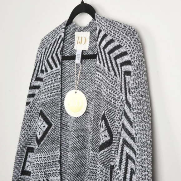 The Jetset Diaries NWT Knit Poncho Black White Women’s OS - Picture 6 of 11